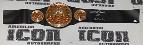 АФА Сика Дивите Самоис потпишаа тимови за тимови Шампионатот ПСА/ДНК COA WWE Auto - автограмирани боречки облеки, стебла и ремени