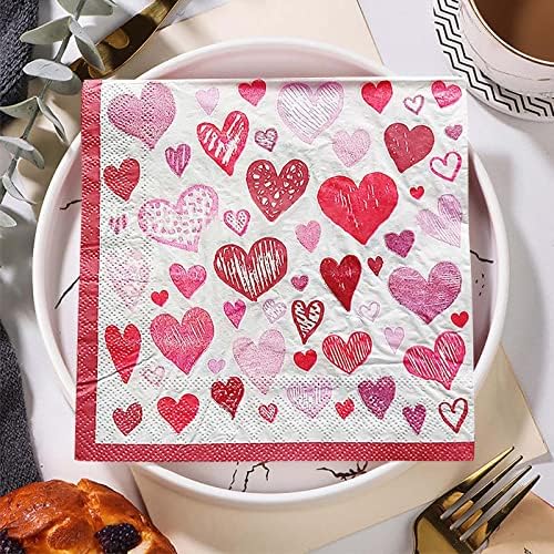 DBYLXMN забава фаворити за деца 20 парчиња Денот на вineубените шарени loveубовна хартија салфетки Декорација на маса за срцеви салфетки за