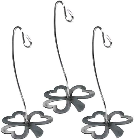 Ирски украси за шамрок - сет од 3 сребрени метални дисплеј стои со бази на шамари - стои приближно. 6 ¼ ”ч