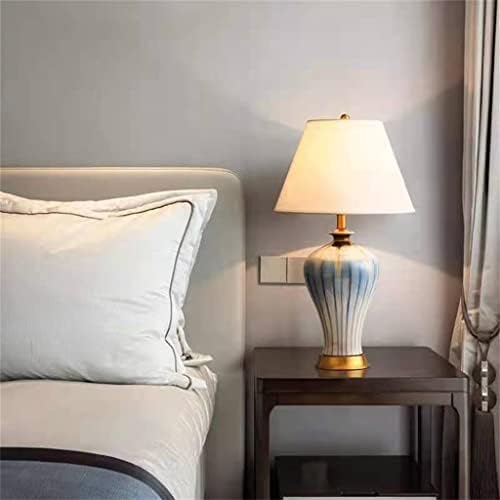 Дуба спална соба кревет во кревет во хотелски изложбен салон Модел соба дневна соба ламба керамичка декоративна маса за ламба