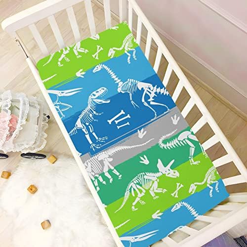 Kicpoay опремени чаршафи за креветчиња Диносауруси разнобојни ленти затегнати преносни листови за игра за бебиња, дише мек душек за мини -креветчето