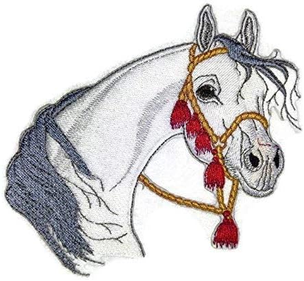 Надвор од обичај и уникатно коњско лице [бело арапско коњско лице] везено железо на/шива лепенка [5,3 x5] направено во САД