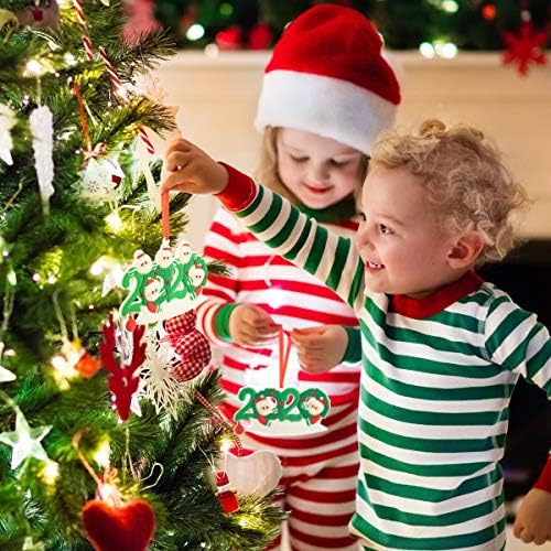 Персонализирана карант за Божиќ во 2020 година Прилагодено име на семејството, Божиќни украси, смешни Божиќни украси