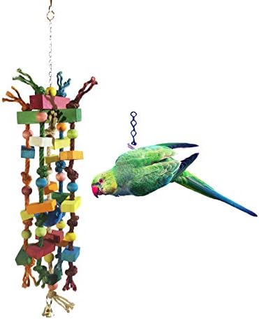 Птица џвака играчка Скавакоко. Големината 18 разнобојни природни дрвени блокови, мониста и природно јаже од коноп. Играчката е предложена