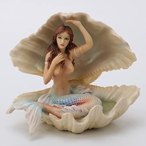 Веронез Дизајн сирена седи во скулптура од школка