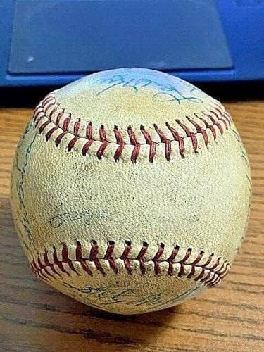 Гроздобер 1961 година Тимот на Ред Сокс 2 потпиша автограмиран бејзбол! Мајк Хигинс, Јорк! ЈСА - автограмирани бејзбол