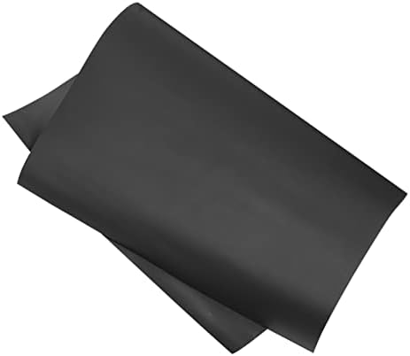 Фрижидер за креда на креда од црна тетратка со солистри.