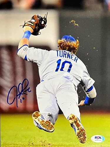 Justinастин Тарнер Лос Анџелес Доџерс потпиша 8x10 Photo PSA AK28144 - Автограмирани фотографии од MLB