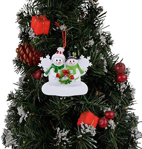 Семејство Снежан од 2 Персонализирани Божиќни омнаени, смола Снегулка Семејство украс Декор на новогодишна елка, подароци за семејно обединување