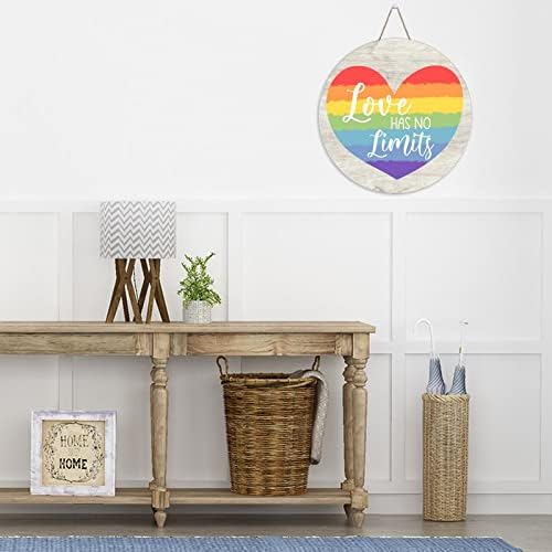 Геј гордост дрво знак Loveубовта нема ограничувања за добредојде домашна закачалка за дома, ЛГБТ гордост на влезната врата, тремот знак, нов подарок за дома, роденден