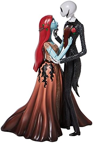 Enesco Disney Showcase Couture de Force The Nightmare пред Божиќ Jackек и Сали прифаќајќи фигура, 9,5 инчи, повеќебојни