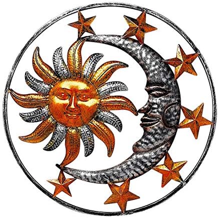 Голем метален скулптура на скулптури со starвезди на Сонцето Месечина