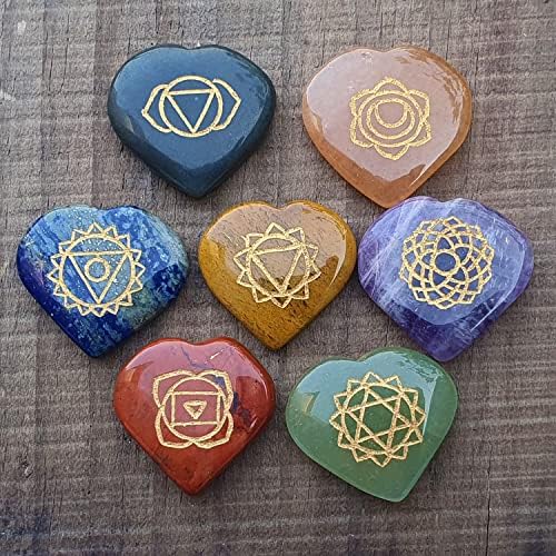 Dhyanarsh 7 чакра камења во форма на срце -реици лековити кристал со врежани симболи на чакра, холистички балансирање на полиран агат камења