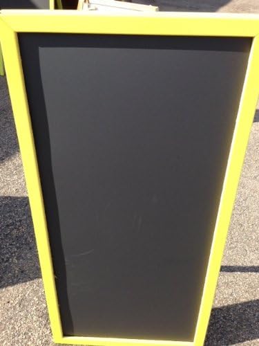 Црна креда од таблата со знак за приказ на тротоарот 48 x 24 двострана рамка од дрво жолта