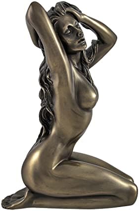 Веронез дизајн бронзена женска гола клекнување на рацете во статуата на косата свртена десно