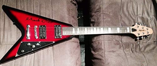 Чак Затвори многу ретко потпишан автограм рок -starвезда уметник обичај електрична гитара
