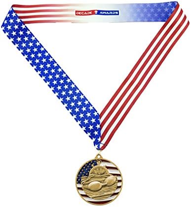 Деценија Награди Пливање Патриотски Медал - 2,75 Инчи Широк Пливање Исполнат Медалјон Со Ѕвезди И Ленти Американско Знаме V Вратот Лента