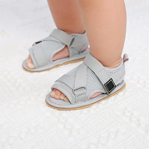 Новородени чевли за бебиња Сандали боси девојки залепени деца во боја од 0-18 милиони пешаци бебешки момчиња кои не се лизгаат, први предни деца, кои ги носат сандали?