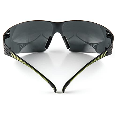 Безбедносни очила од 3М, Securefit 400 серии, пакет од 20, анти-магла, леќи против гребење, храмови со двојно инјектирање, мек мост на носот, сива леќа, црна/зелена рамка