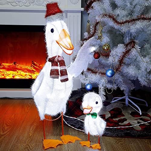 Maggift 2 Пакувани осветлени Tinsel Ducks Christmas Decor, со јасни 50 брои светла светла, осветли 30 „Мајка патка и 12“ бебешка патка затворен или отворен двор тревник празнична деко?