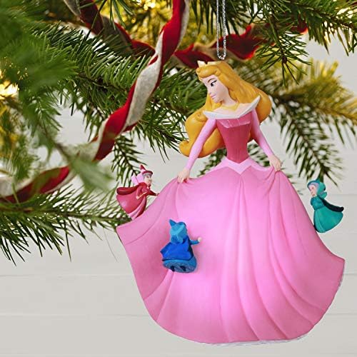 Hallmark Keepsake Christmas Ornament 2020, Disney Sleeper Beauty Запатен роденденско изненадување, принцезата Аурора со светло, наметка за промена