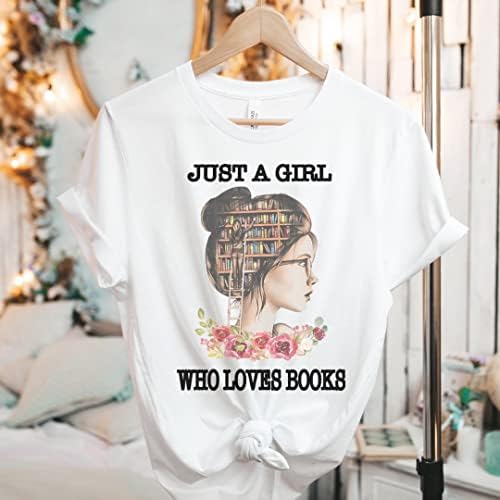 Бохо само девојка која сака кошула со книги, книги за читање на ентузијасти за дар
