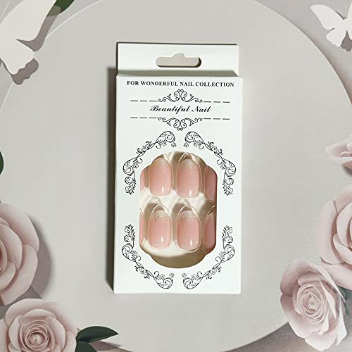Бадем Прес на ноктите кратки лажни нокти розови лажни нокти со лизгачки сјаен сјај дизајн целосна покривка акрилни лепак на ноктите на ноктите