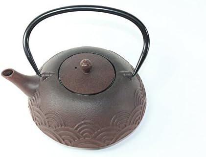Ironелезен чајник ~ Јапонски антички 24 fl oz кафеав бургундски лесен бран леано железо чајник Тетсубин со инфузер подарок / роденденски