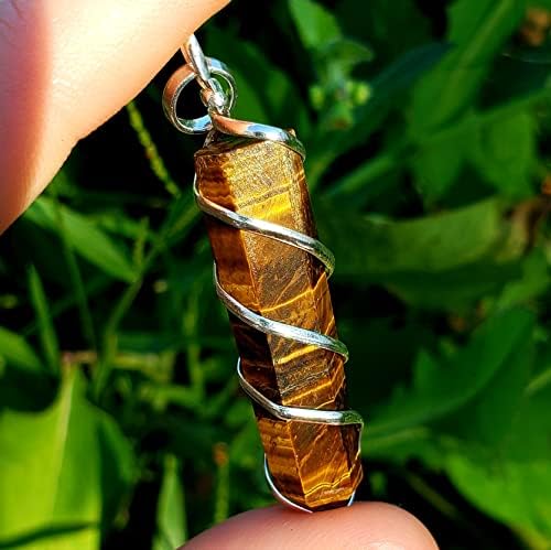 Златна тигарска точка за очите на природната кристална исцелување на кристалот Спирала завиткана од приврзок со метална кауција